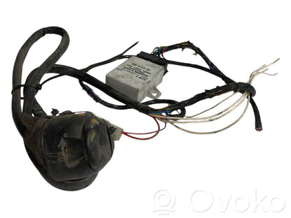 Piekabes āķa vadības bloks