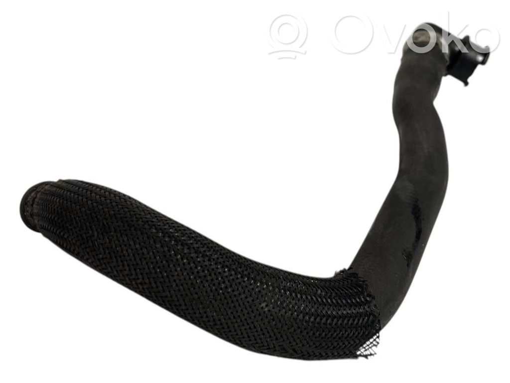 Caurulīte (-es) / šļūtene (-es)