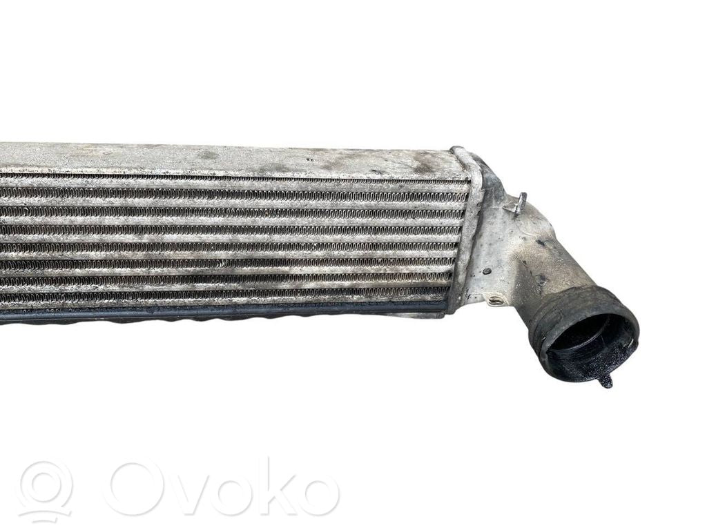Starpdzesētāja radiators