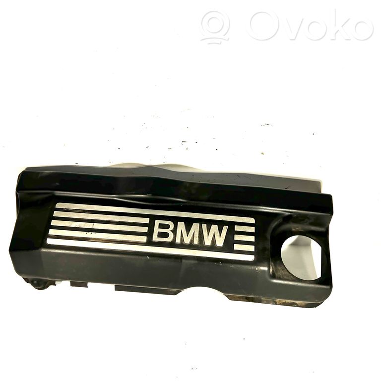 Dzinēja pārsegs (dekoratīva apdare)