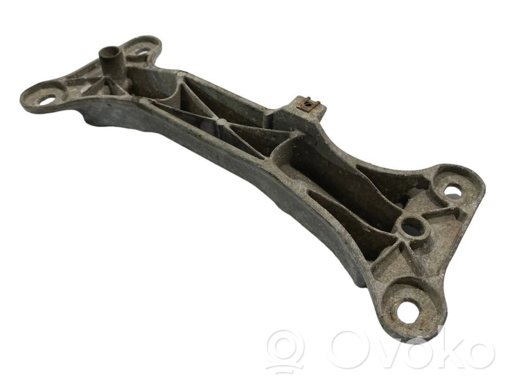Transmission mounting bracket