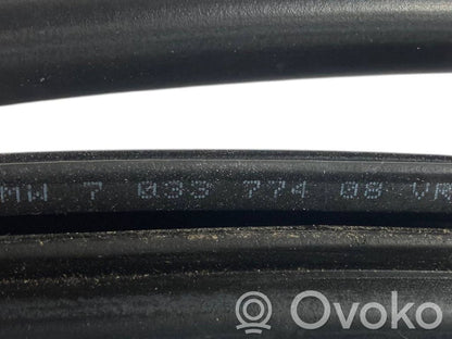 Priekšpusē apdares gumija (virsbūvē)