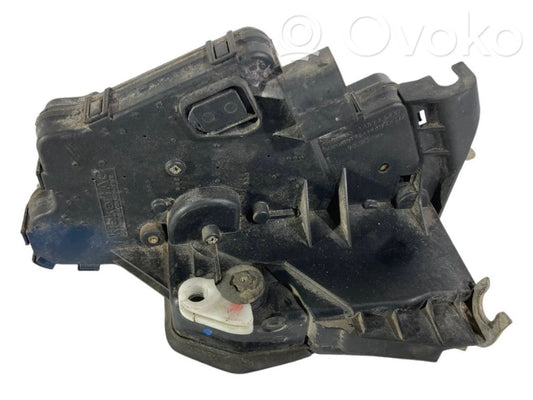 Замок сзади