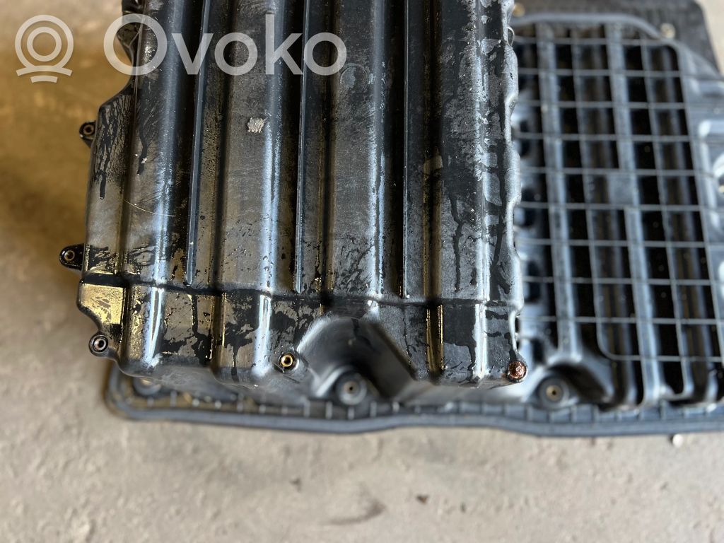 Trunk storage compartment