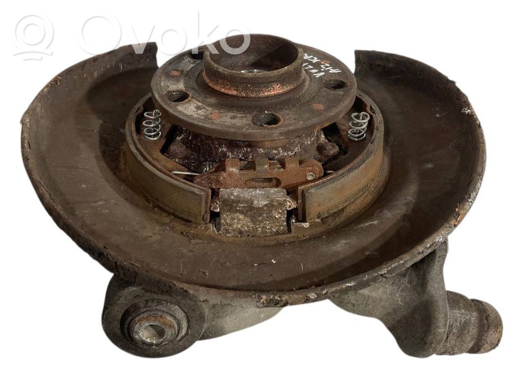 Aizmugurē riteņa rumbas vārpstas šarnīrs (stupica, capfa)