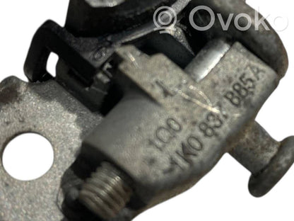 Priekšpusē turētājs / kronšteins ārējam atvēršanas rokturim