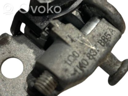 Priekšpusē turētājs / kronšteins ārējam atvēršanas rokturim