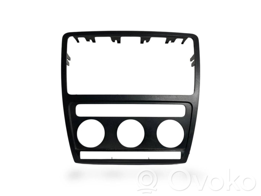 Radiouztvērēja / navigācija dekoratīvā apdare