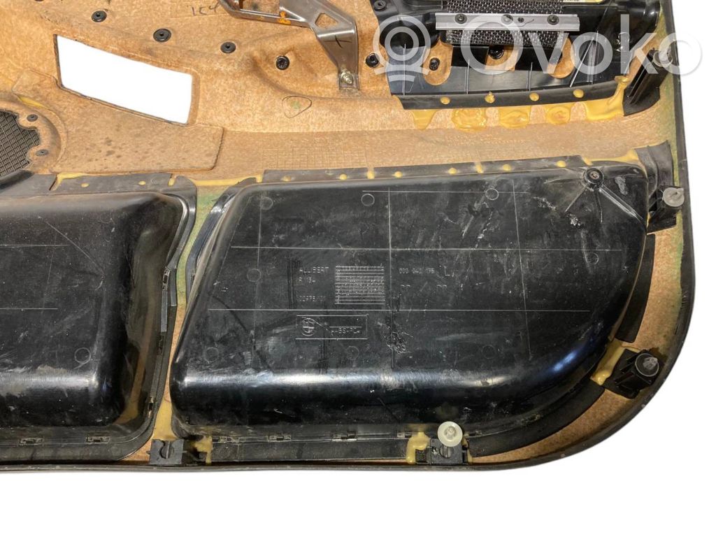 Priekšējo durvju apdare