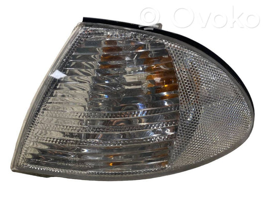 Передний поворотный свет