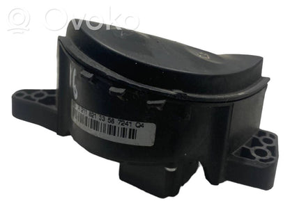 Steering wheel buttons/switches