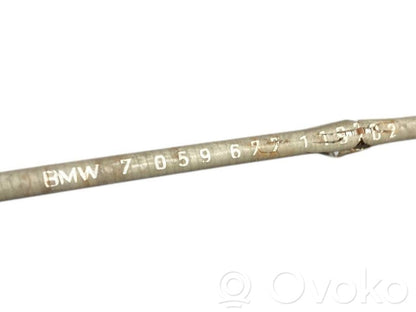 Priekšpusē turētājs / kronšteins ārējam atvēršanas rokturim