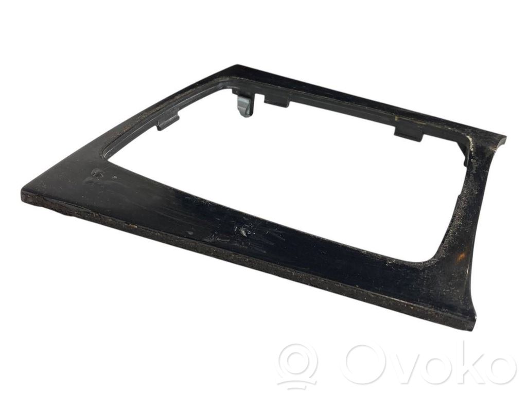 Salona dekoratīvās apdares komplekts