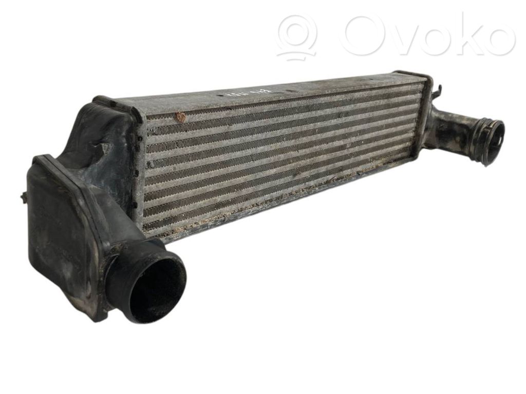 Starpdzesētāja radiators