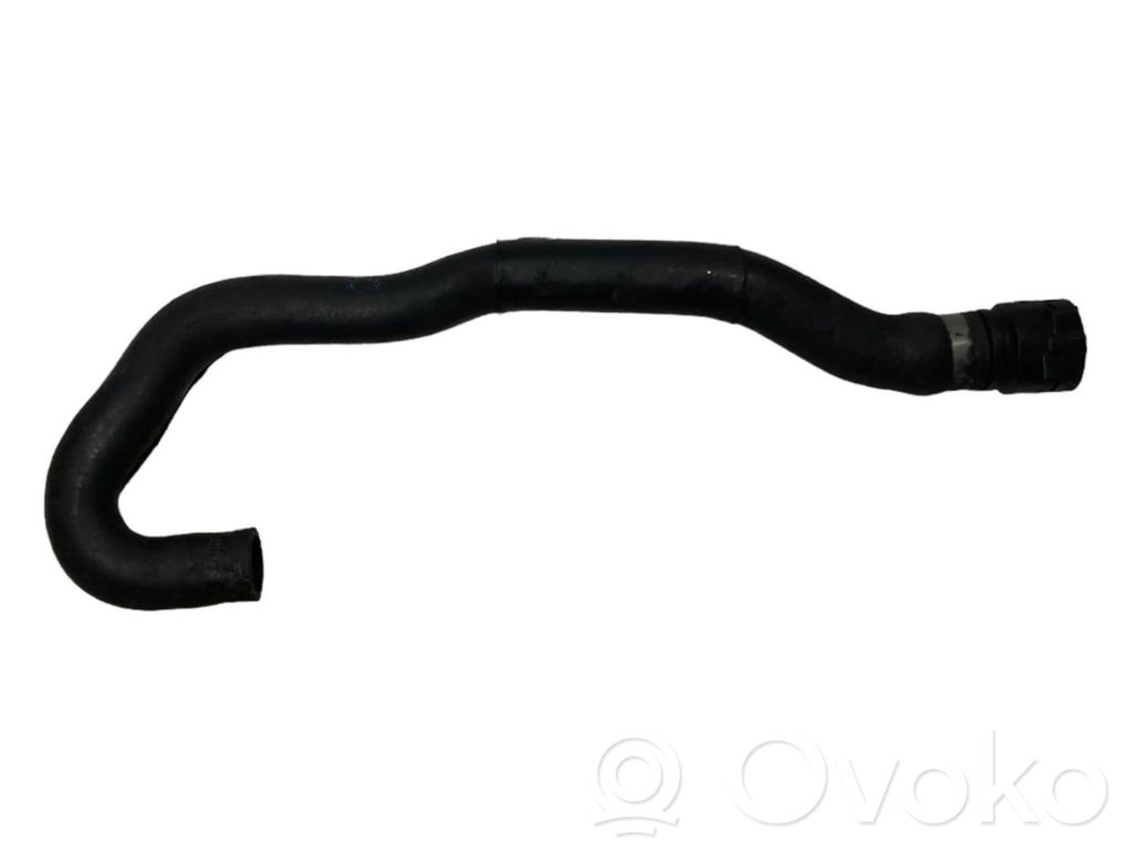 Caurulīte (-es) / šļūtene (-es)