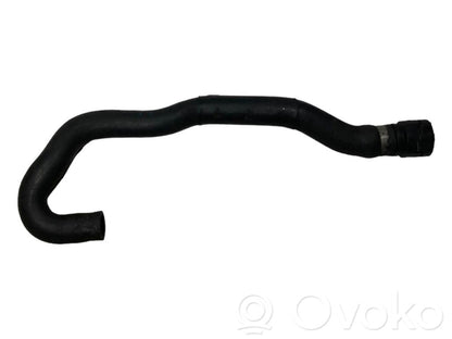 Caurulīte (-es) / šļūtene (-es)