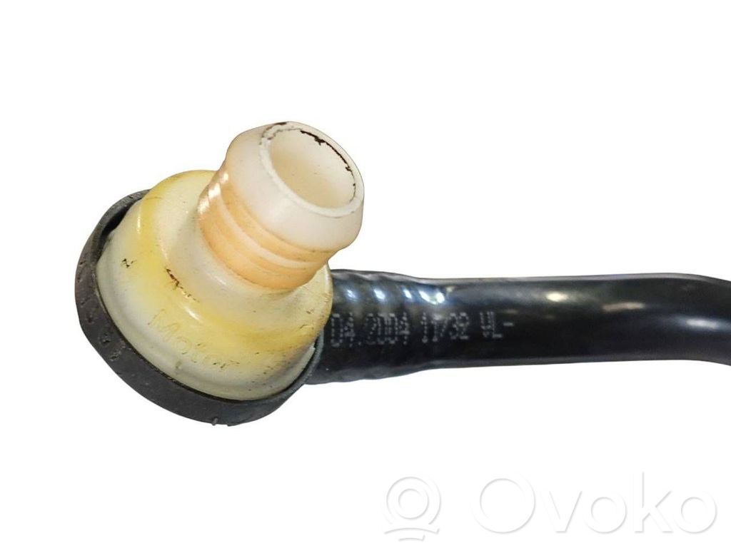 Caurulīte (-es) / šļūtene (-es)