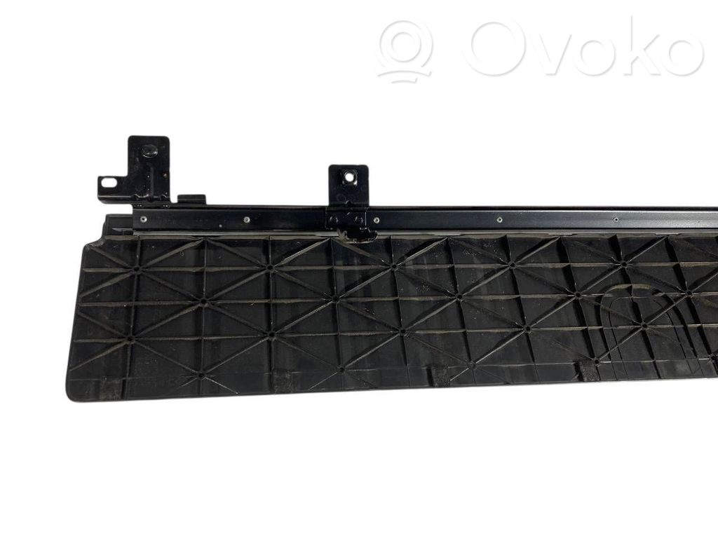 Bagāžnieka sānu apakšējās apdares panelis