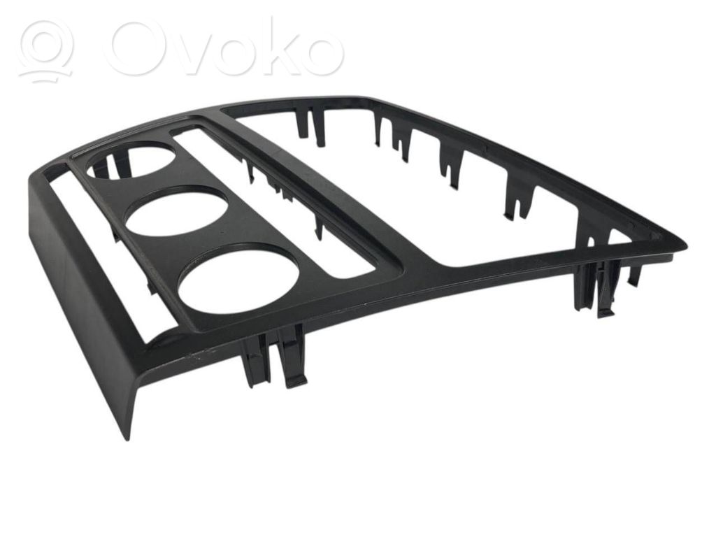 Radiouztvērēja / navigācija dekoratīvā apdare