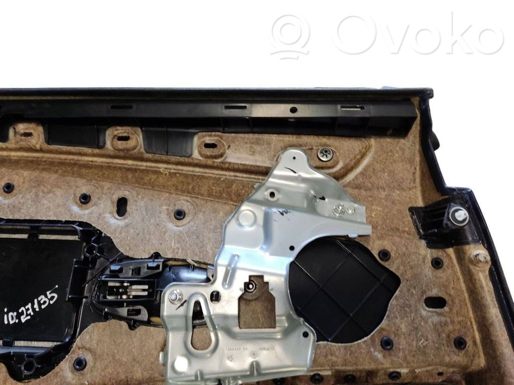 Apšuvums aizmugurējām durvīm