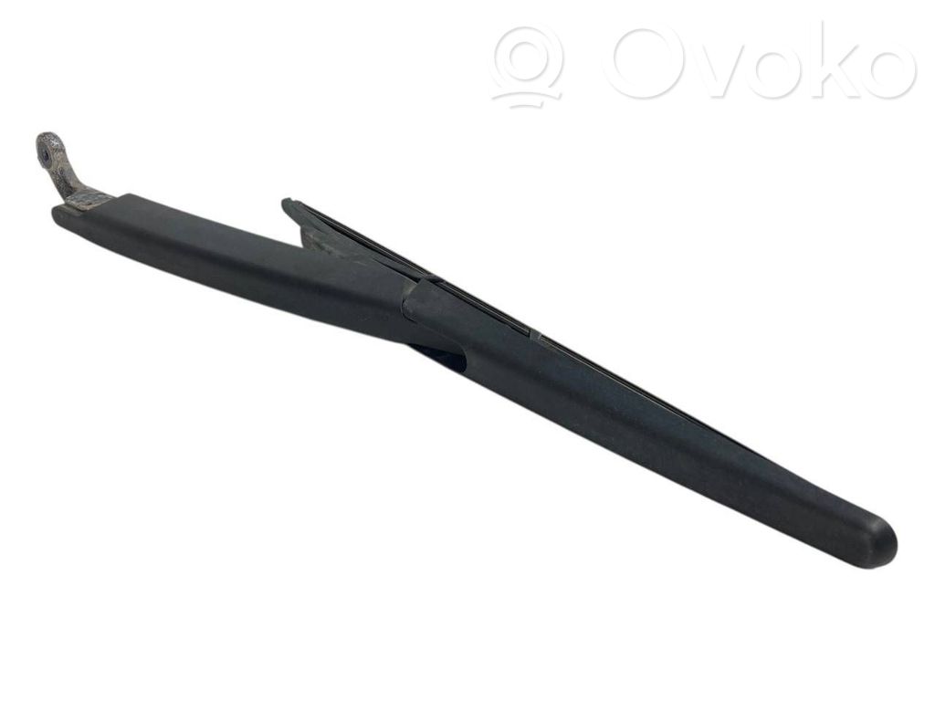 Aizmugurējā loga tīrītāja kājiņa