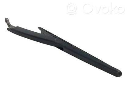 Aizmugurējā loga tīrītāja kājiņa