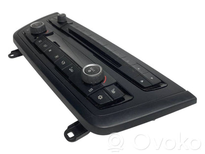 Gaisa kondicioniera / klimata kontroles / salona apsildes vadības bloks (salonā)