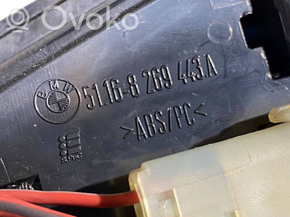 12 V ligzda (aizmugure)
