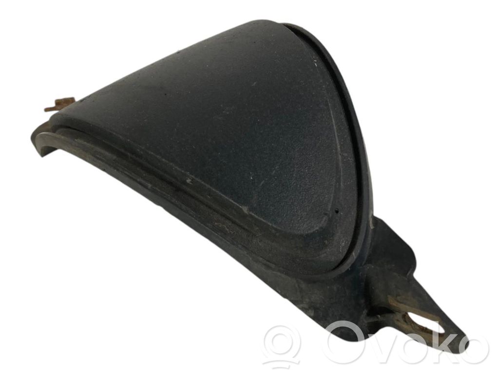 Pretmiglas luktura dekoratīvais režģis