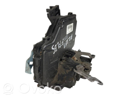 Aizmugurē slēdzene