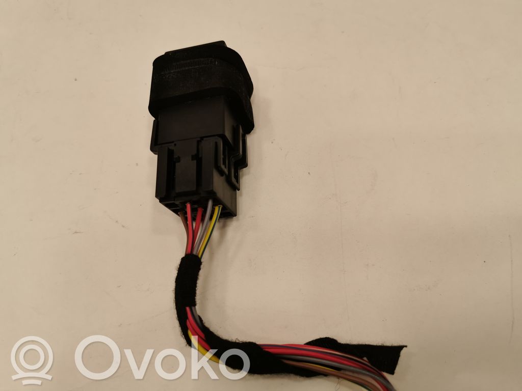 Headlight relay