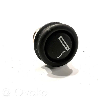 12 V ligzda (priekšā)