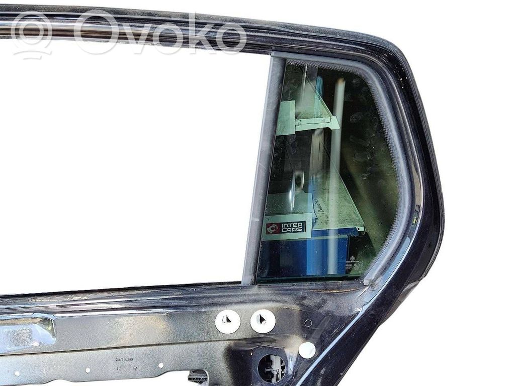 Aizmugurējās durvis