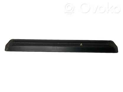 Front sill trim (inner)