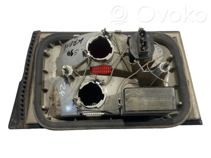 Aizmugurējais lukturis pārsegā