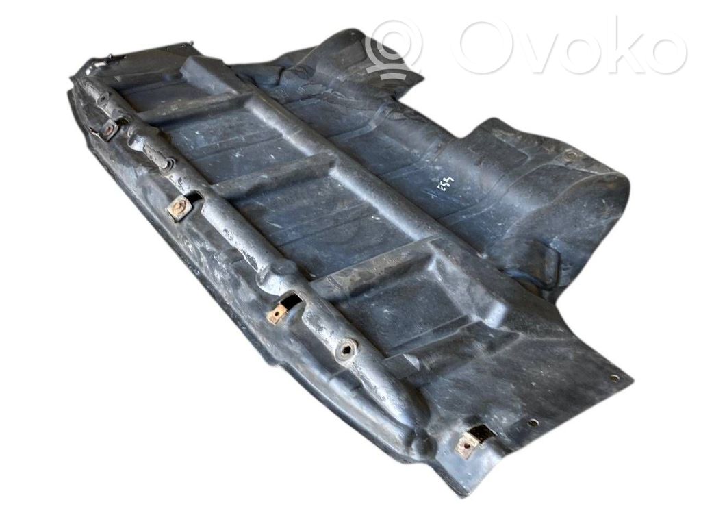 Dzinēja apakšas aizsargs