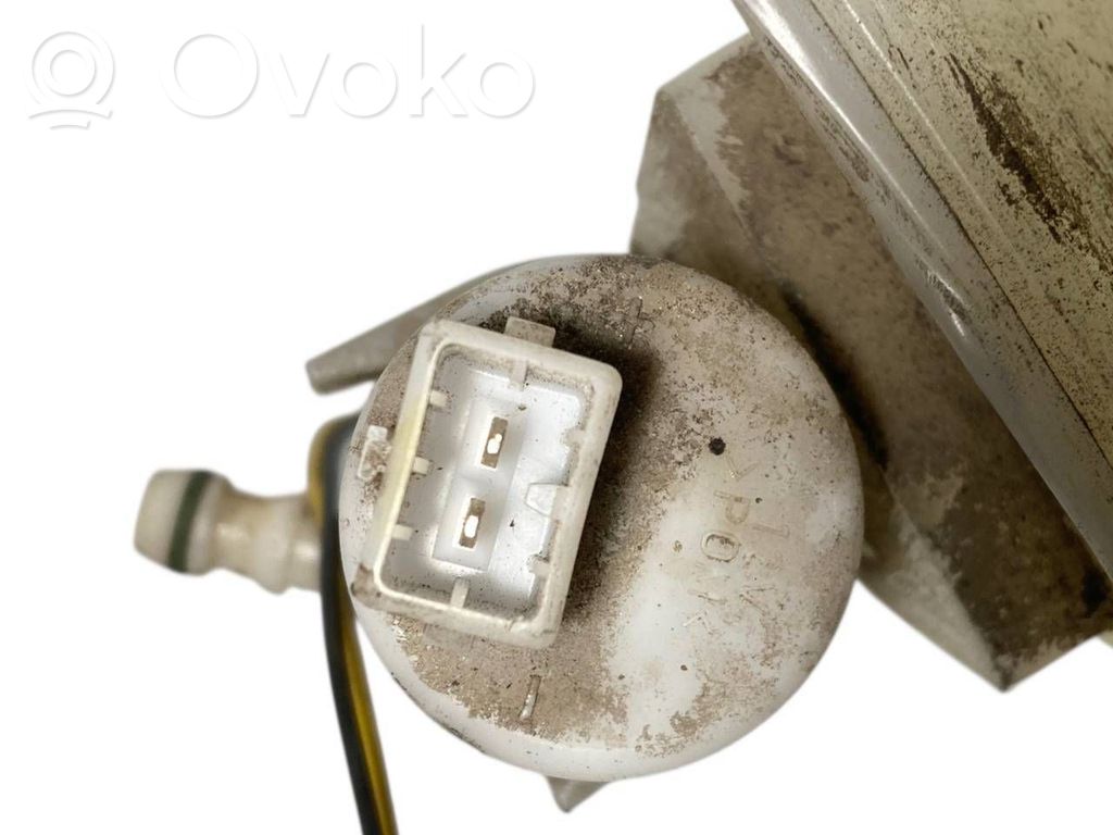 Logu šķidruma tvertne