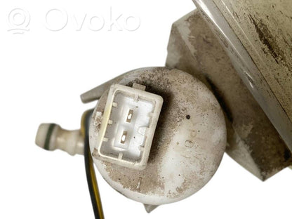 Logu šķidruma tvertne