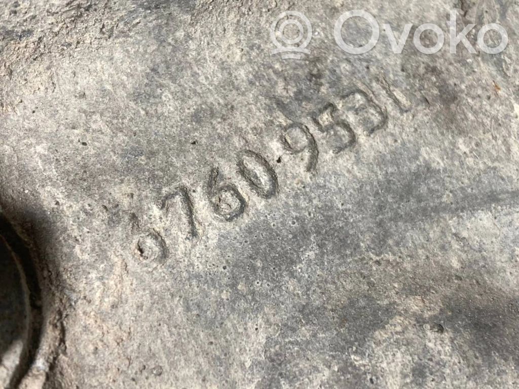 Priekšējā riteņa rumbas vārpstas šarnīrs (stupica, capfa)