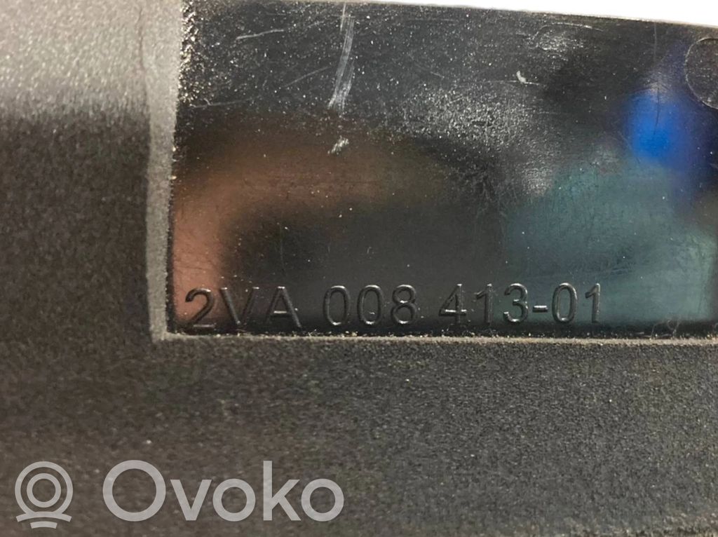 Aizmugurējais lukturis virsbūvē