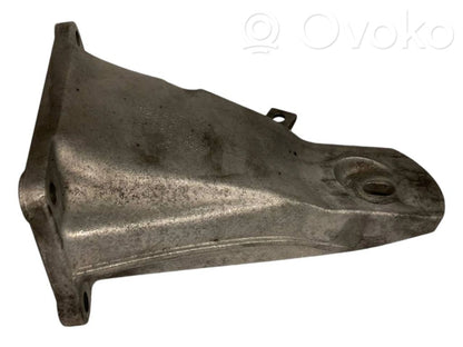 Dzinēja nostiprināšanas stiprinājums-kronšteins