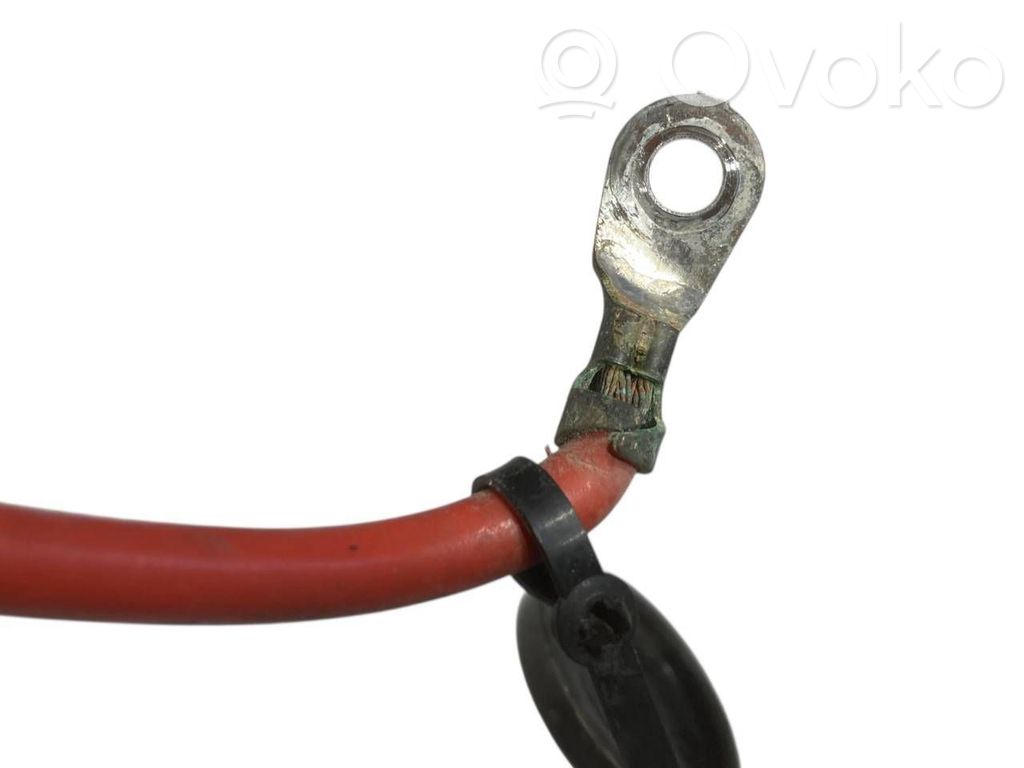 Positive wire connection assembly