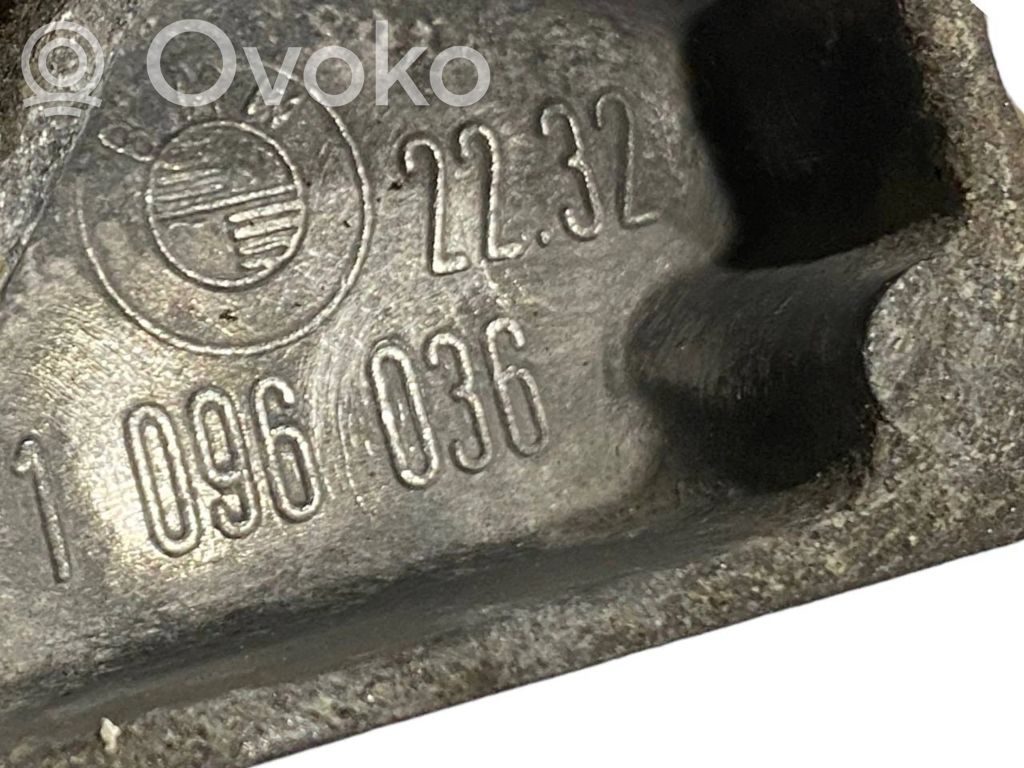 Pārnesumkārbas stiprinājuma kronšteins