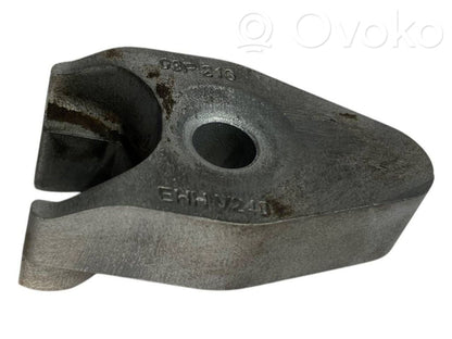 Nozzle holder/shoulder