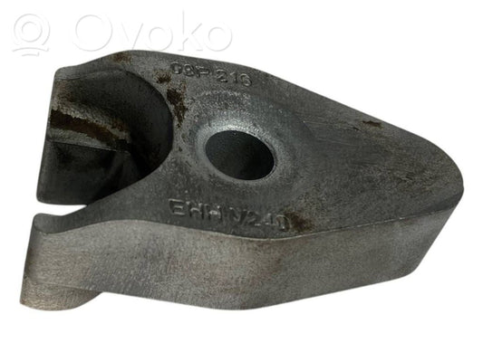 Nozzle holder/shoulder