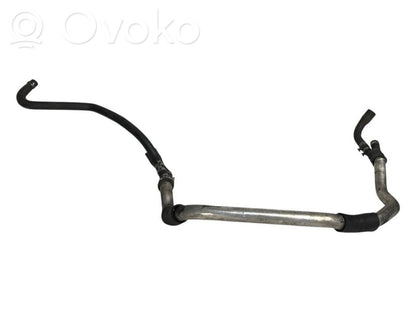 Caurulīte (-es) / šļūtene (-es)