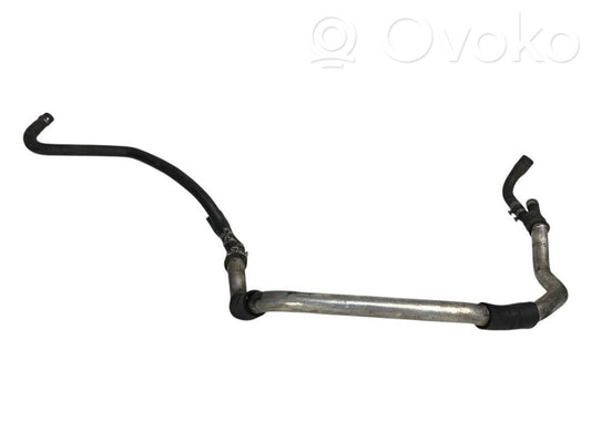 Caurulīte (-es) / šļūtene (-es)