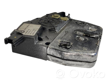 Aizmugurējā pārsega slēdzene