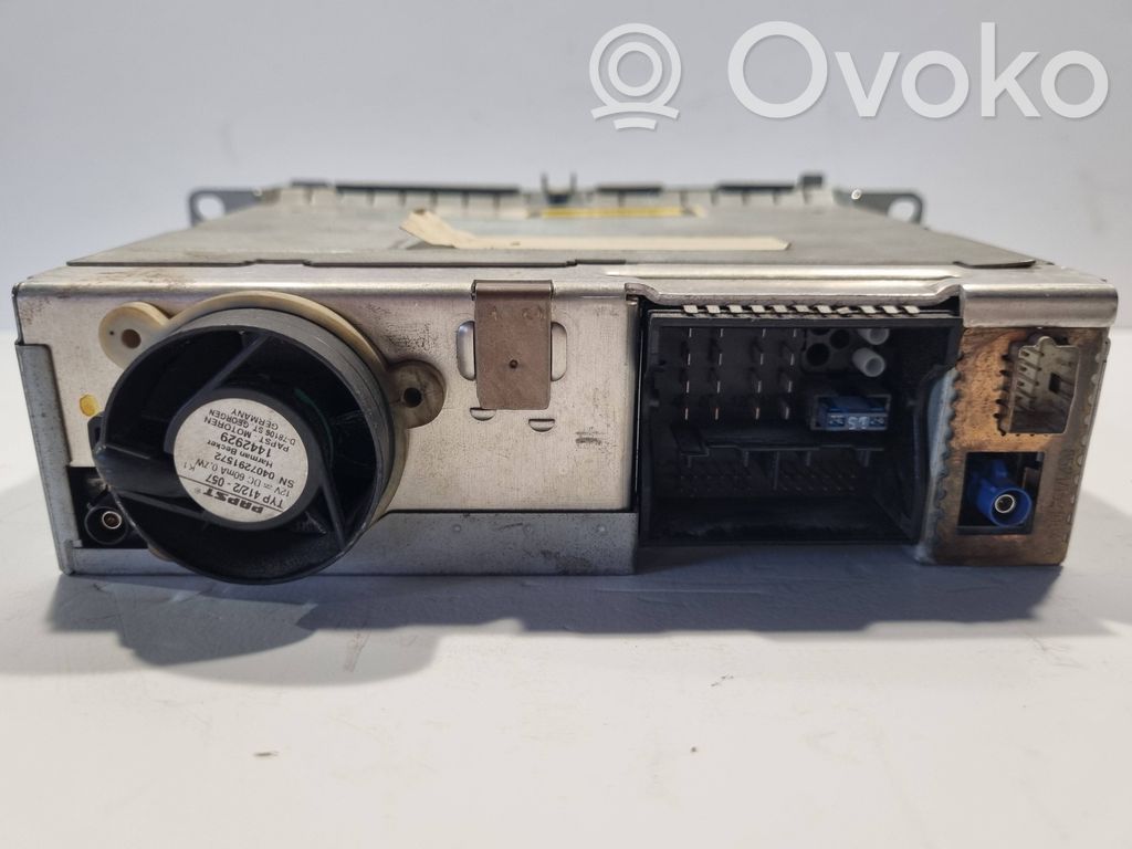 Radio / CD/DVD atskaņotājs / navigācija