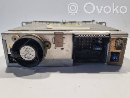 Radio / CD/DVD atskaņotājs / navigācija